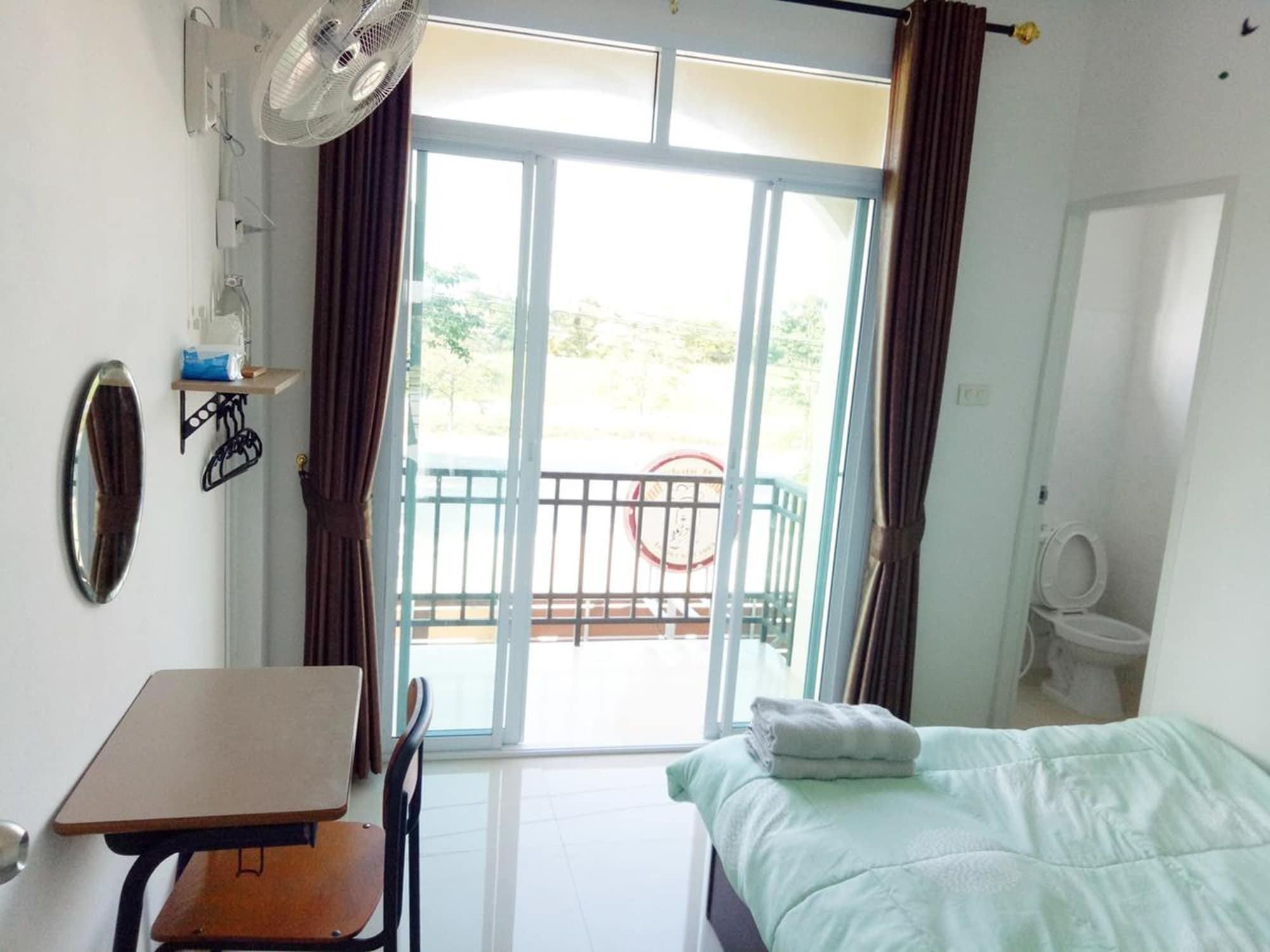 Innkhun House Urt Suratthani Airport Сураттхани Экстерьер фото