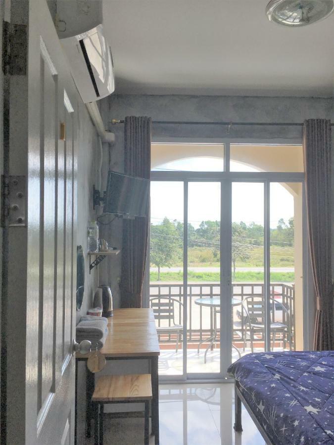 Innkhun House Urt Suratthani Airport Сураттхани Экстерьер фото