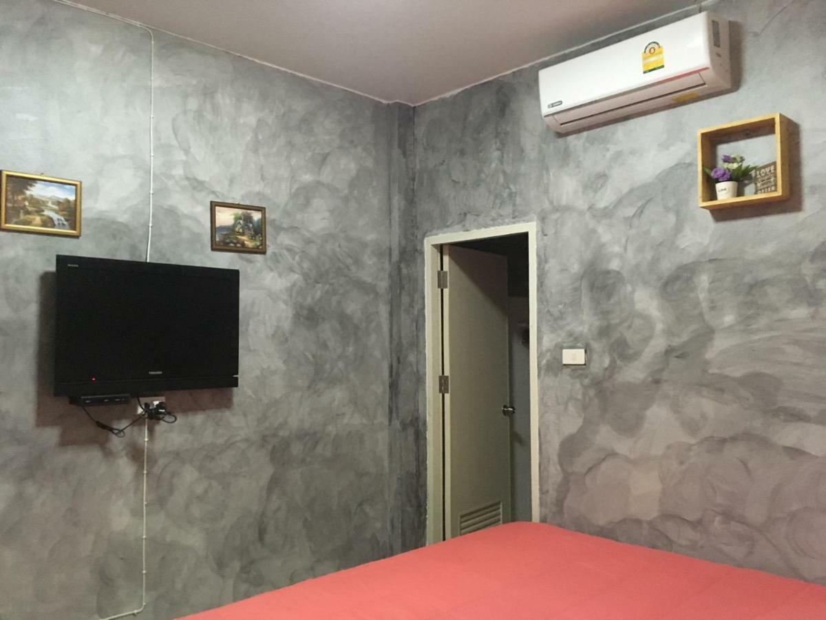 Innkhun House Urt Suratthani Airport Сураттхани Экстерьер фото