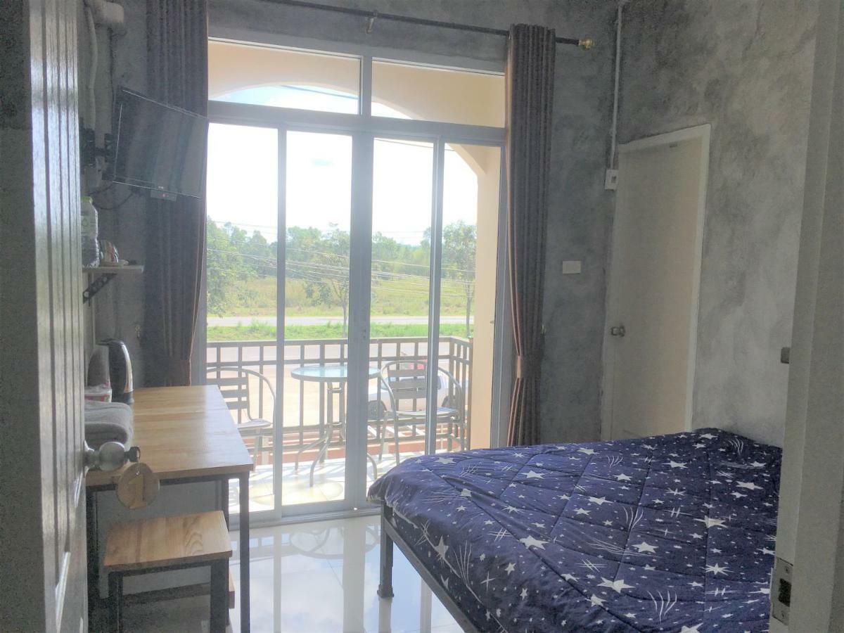 Innkhun House Urt Suratthani Airport Сураттхани Экстерьер фото
