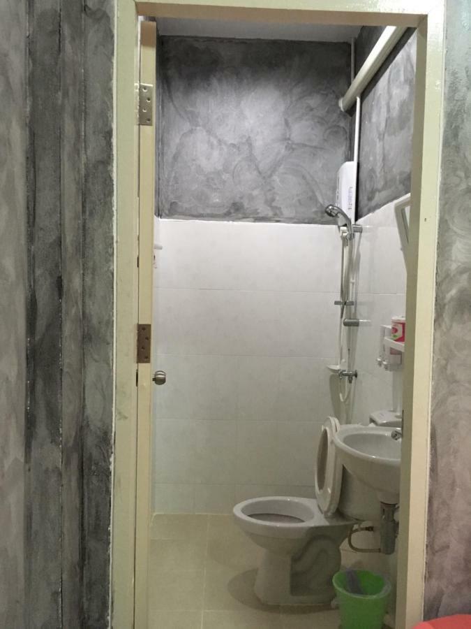 Innkhun House Urt Suratthani Airport Сураттхани Экстерьер фото