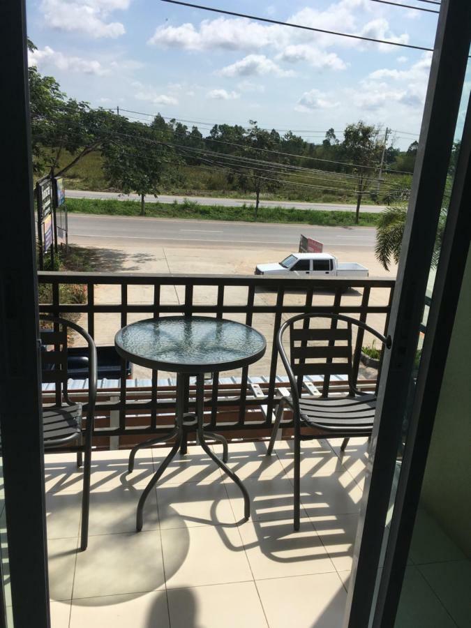 Innkhun House Urt Suratthani Airport Сураттхани Экстерьер фото