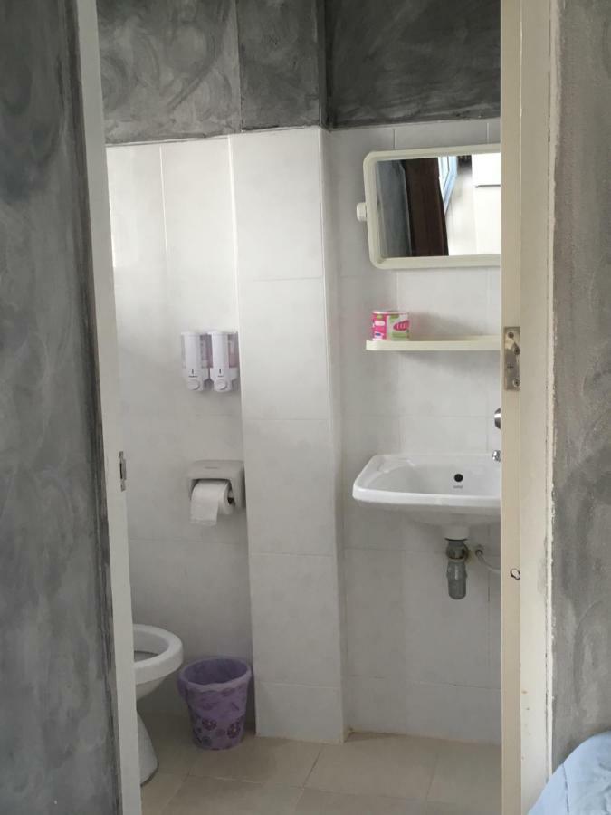 Innkhun House Urt Suratthani Airport Сураттхани Экстерьер фото